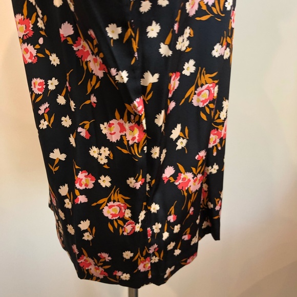 ALC Black Silk Button-down Floral Blouse in Size 6 - Picture 4 of 11